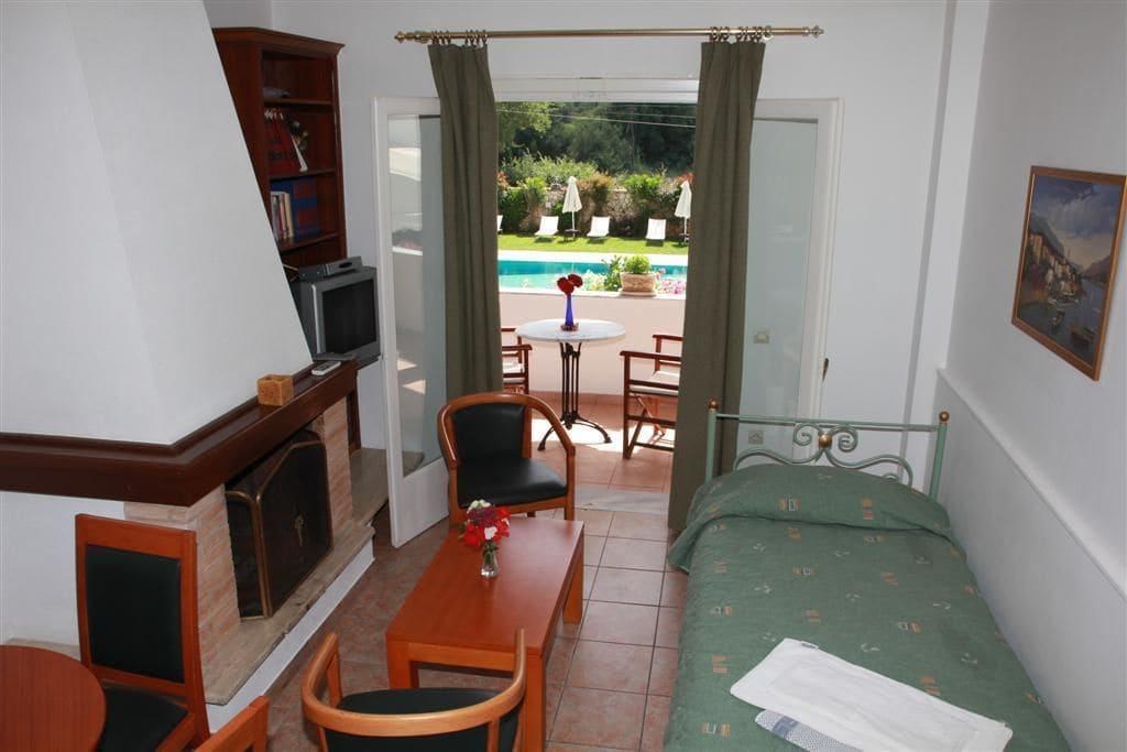 Paradise Inn Liapades Corfu Ngoại thất bức ảnh