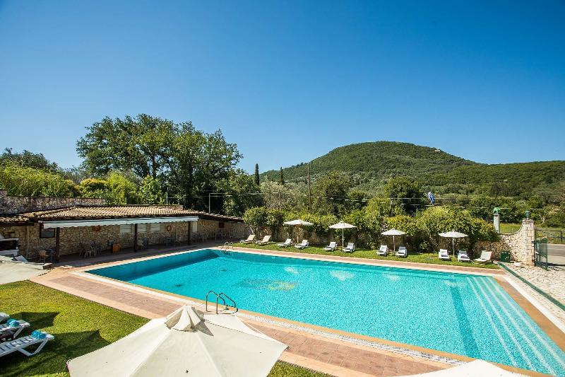 Paradise Inn Liapades Corfu Ngoại thất bức ảnh