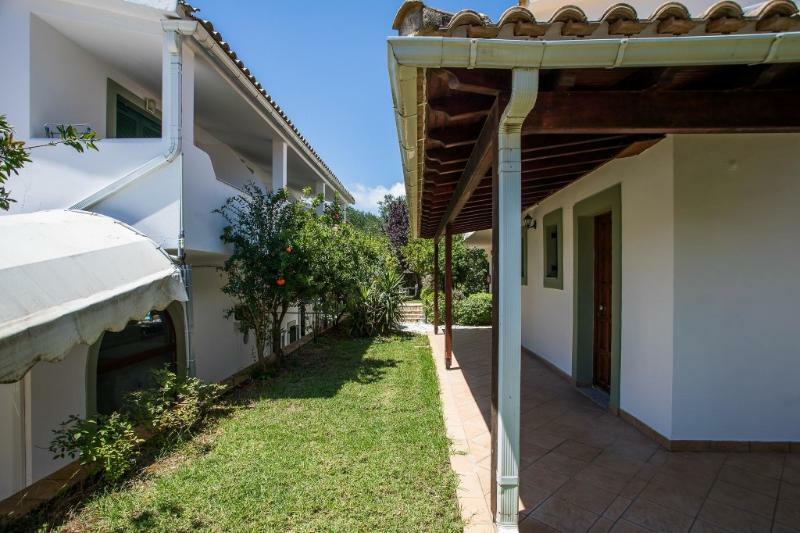 Paradise Inn Liapades Corfu Ngoại thất bức ảnh